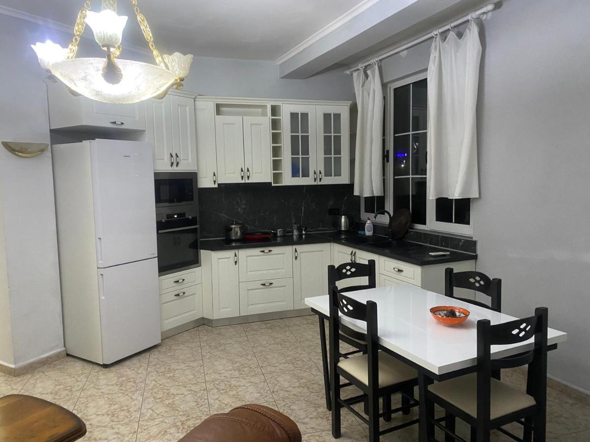 Tirana Apartment White Bagian luar foto